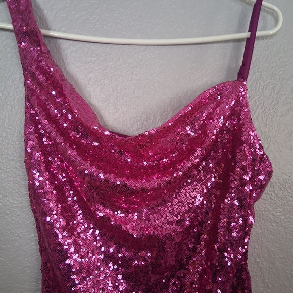 Hello Molly Size 4 Citadel Skies Pink Sequin Mini Dress Party Formal Barbie - Picture 3 of 8